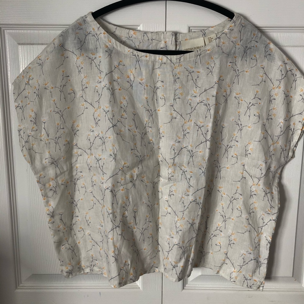 Size Medium cropped 100% linen Top